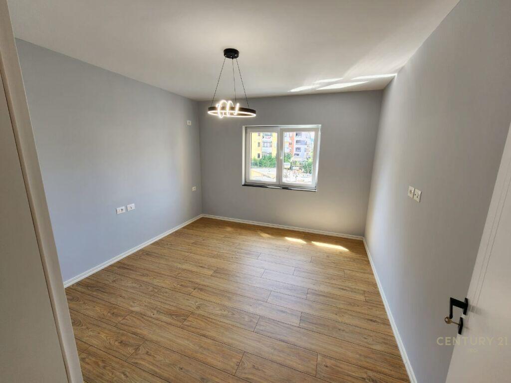 Apartament 2+1 tek Ish Stacioni i Trenit!