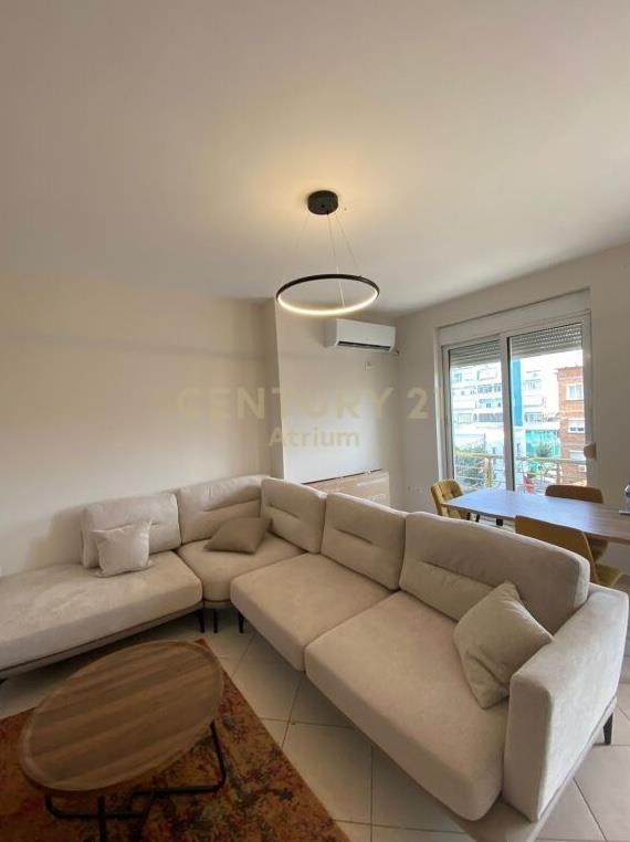 Qira Apartament 2+1+2 Rruga e Kavajes 800 € 106 m2