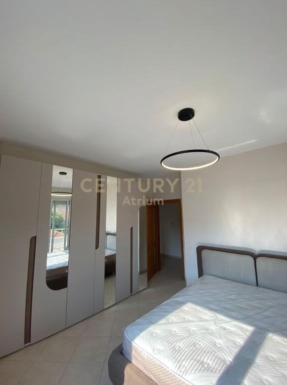 Qira Apartament 2+1+2 Rruga e Kavajes 800 € 106 m2