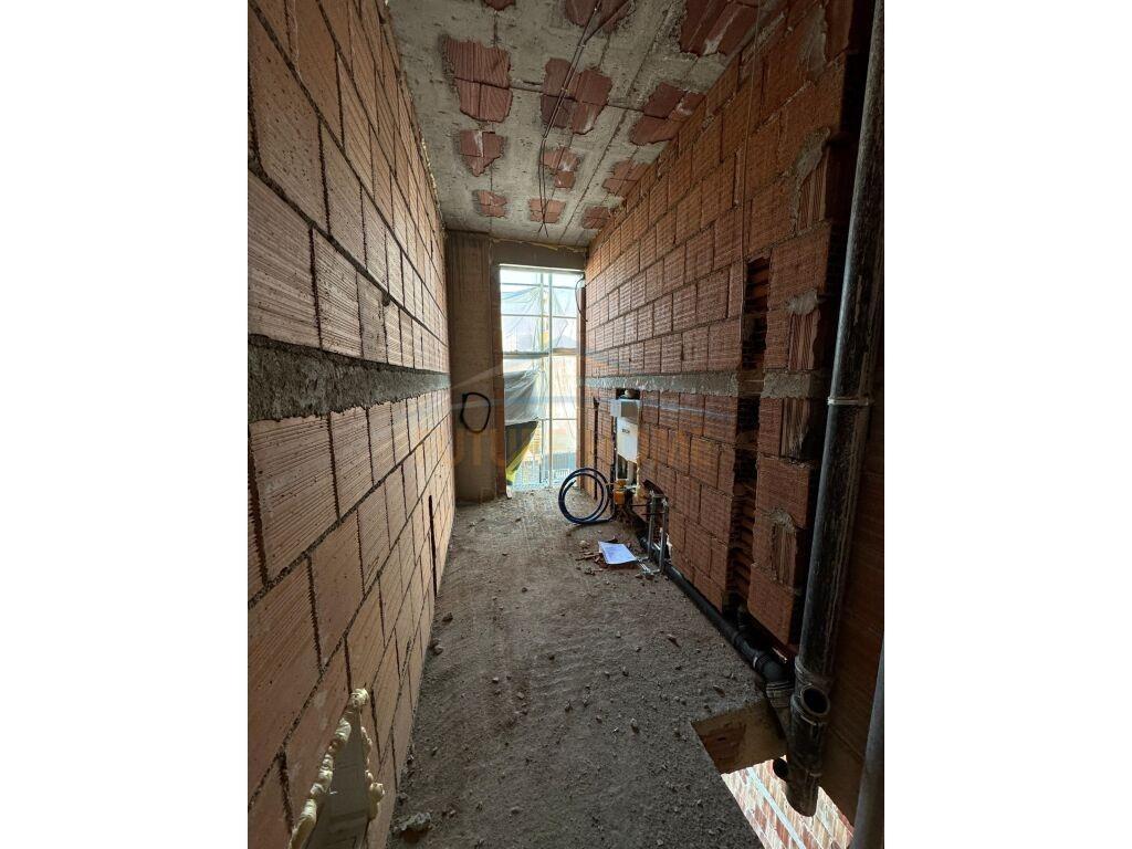 Shitet, Apartament 2+1, Jordan Misja , Tiranë