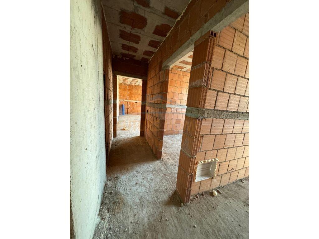 Shitet, Apartament 2+1, Jordan Misja , Tiranë