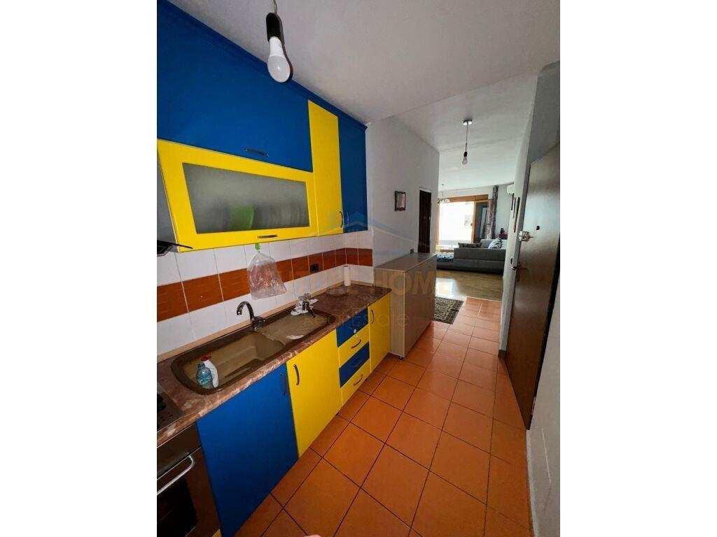 Qera, Apartament 2+1, Laprakë