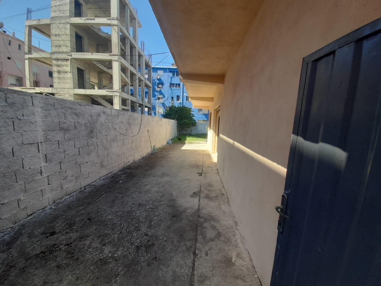 SHITET SHTEPI PRIVATE TEK LAGJA 18 NE DURRES !