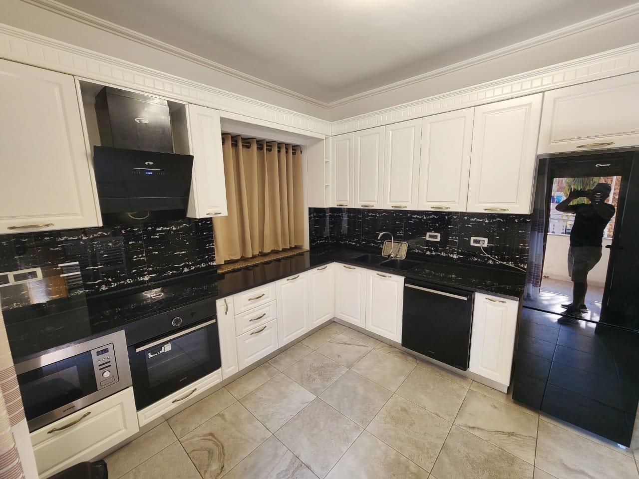 JEPET ME QIRA APARTAMENT 2+1 NE BULEVARD, DURRES !