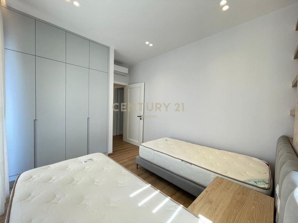QIRA, APARTAMENT MODERN 2+1 + POST PARKIMI Neom98098