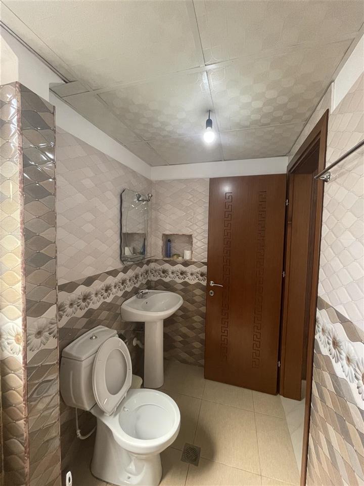 APARTAMANET ME QERA 1+1, Tirane, Kombinat