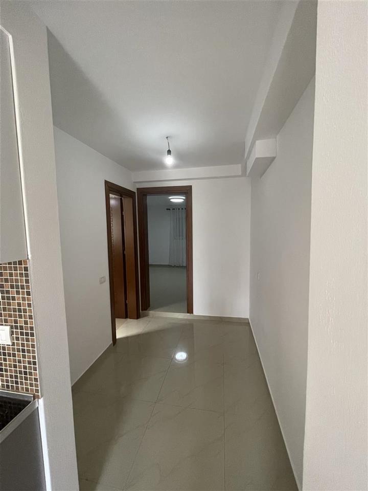 APARTAMANET ME QERA 1+1, Tirane, Kombinat