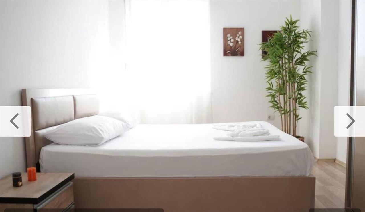 Perballe Toptanit jepet me qera apartament 1+1