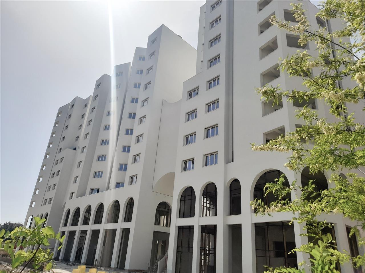 Jepet me qera Ap 1+1 per ZYRA +Vend parkimi