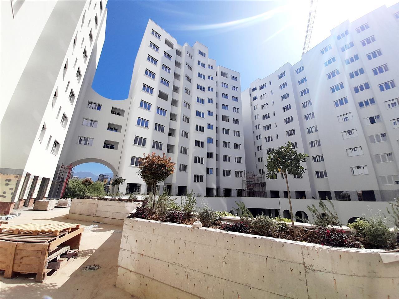 Jepet me qera Ap 1+1 per ZYRA +Vend parkimi