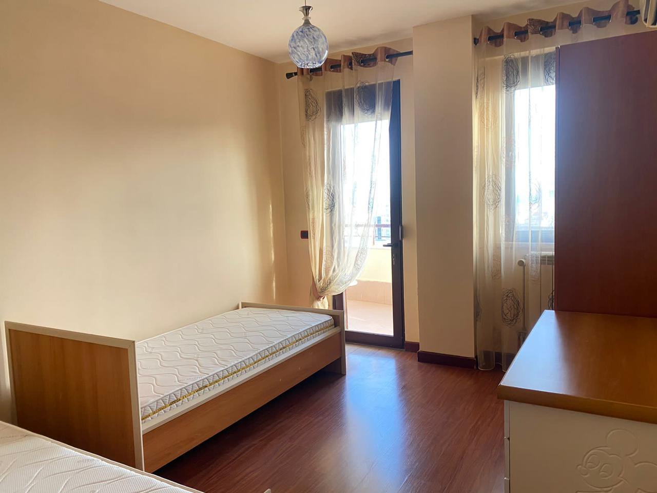 JEPET APARTAMENT 2+1 ME QIRA TE POLIKLINIKA !