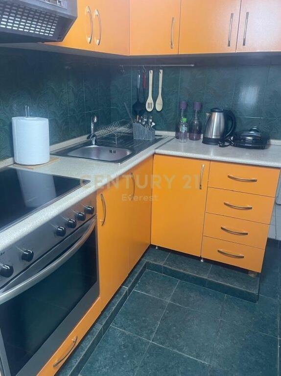 Qira Apartament 102 m² 2+1+1 Rruga e Kavajës 650 €