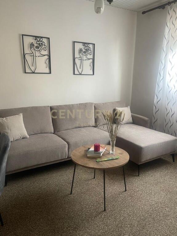 Qira Apartament 102 m² 2+1+1 Rruga e Kavajës 650 €