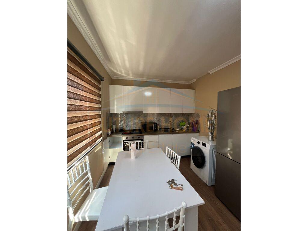 Qera, Apartament 2+1, Rruga “Dritan Hoxha”, Tiranë