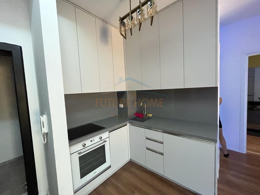 Qera, Apartament 1+1+Post Parkimi, Rruga e Barrikadave, Tira