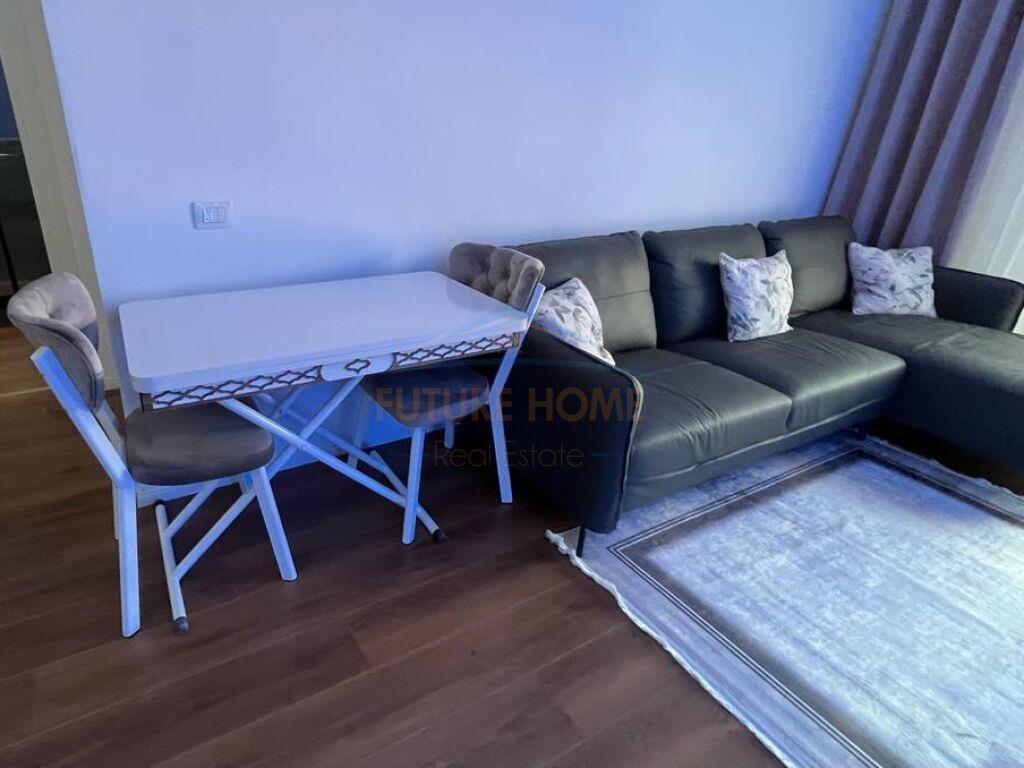Qera, Apartament 1+1+Post Parkimi, Rruga e Barrikadave, Tira
