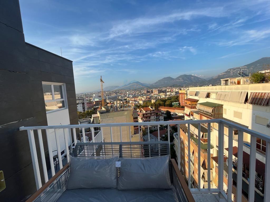 Qera, Apartament 1+1+Post Parkimi, Rruga e Barrikadave, Tira