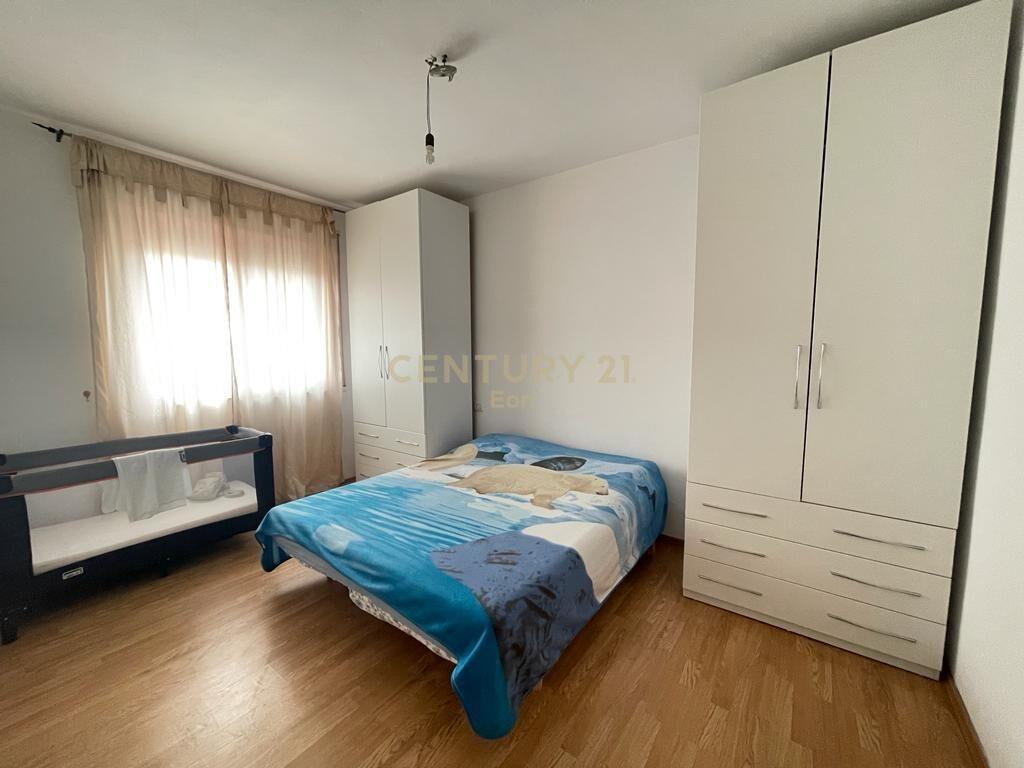 JEPET ME QIRA APARTAMENT 2+1+2 TE GJYKATA, DURRES !