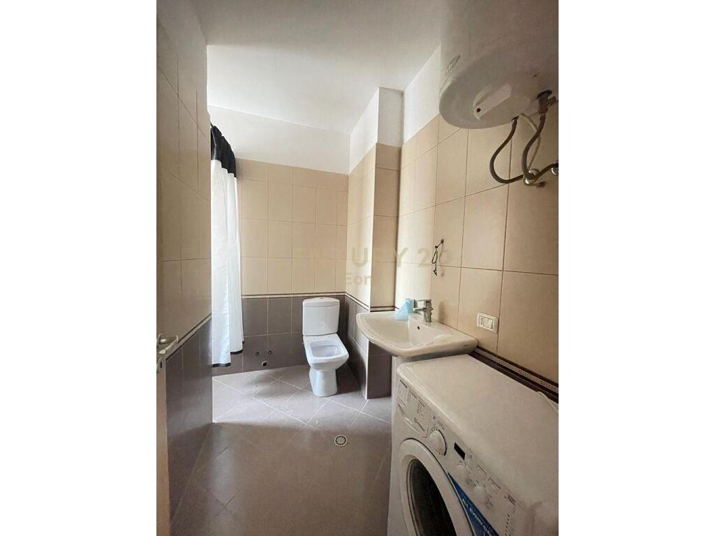 JEPET ME QIRA APARTAMENT 2+1+2 TE GJYKATA, DURRES !