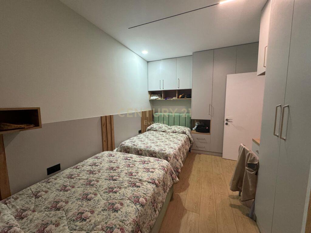 SHESIM APARTAMENT 2+1 PRANE KOMISARIATIT NR.4 !!