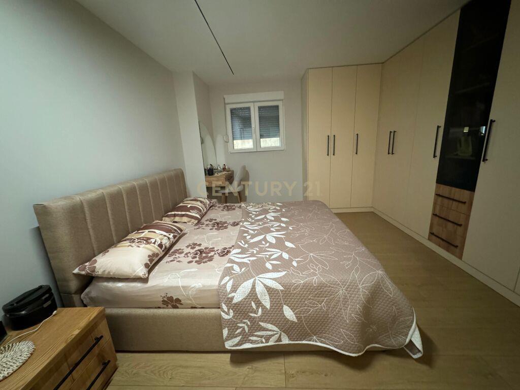 SHESIM APARTAMENT 2+1 PRANE KOMISARIATIT NR.4 !!