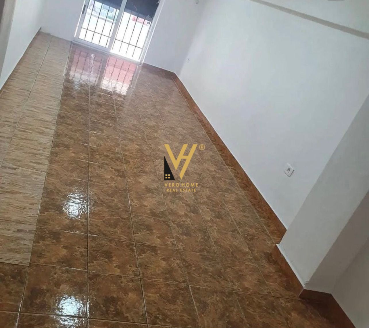 JEPET DYQAN 20 M2 ME QERA NE KOMBINAT 30.000 LEKE