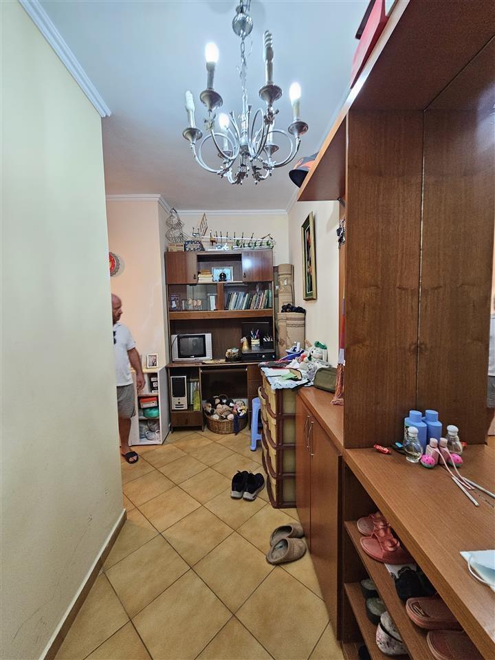 Apartament 2+1 ne shitje te Pallatet Cabej