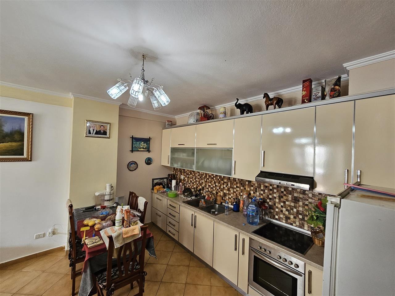 Apartament 2+1 ne shitje te Pallatet Cabej