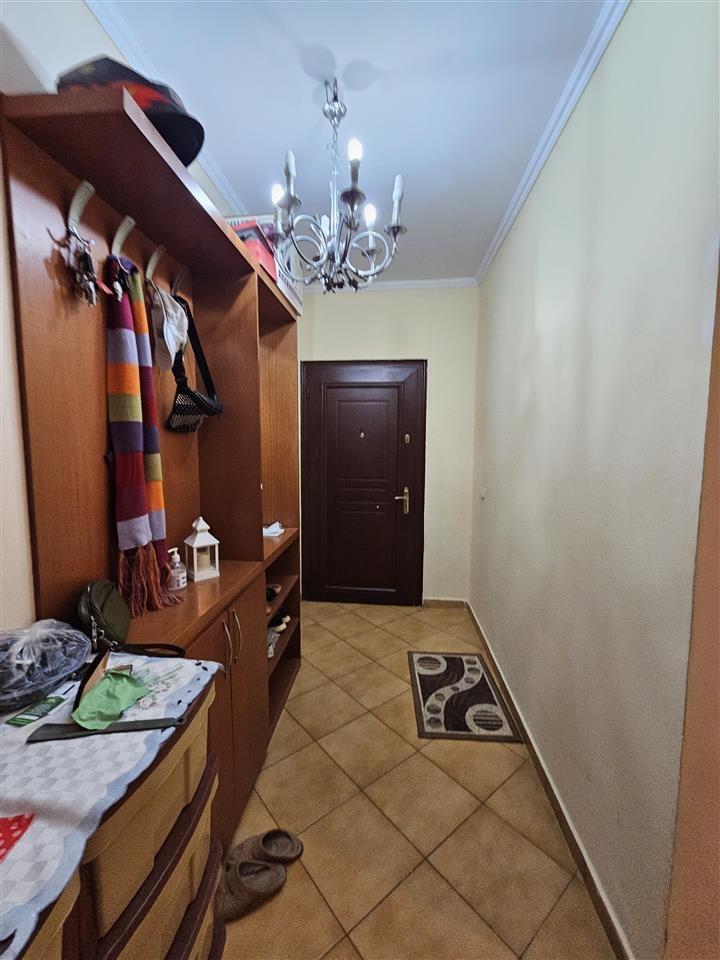 Apartament 2+1 ne shitje te Pallatet Cabej