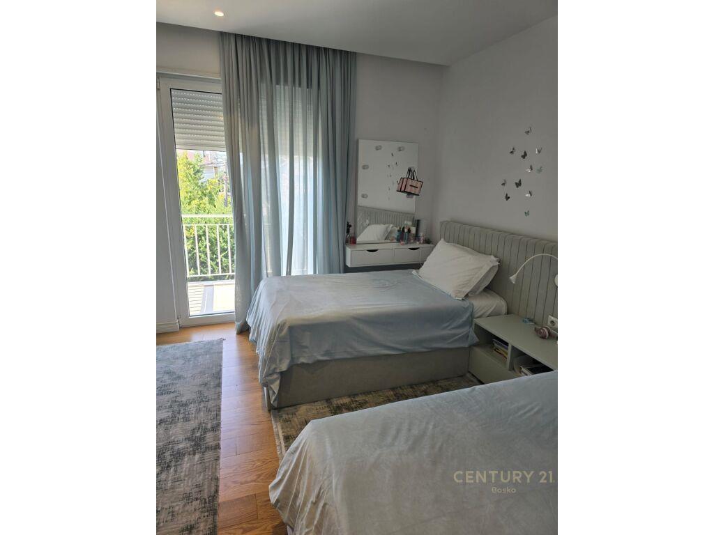 Apartament 2+1+2 + Post Parkimi per Qira prane “TEG”