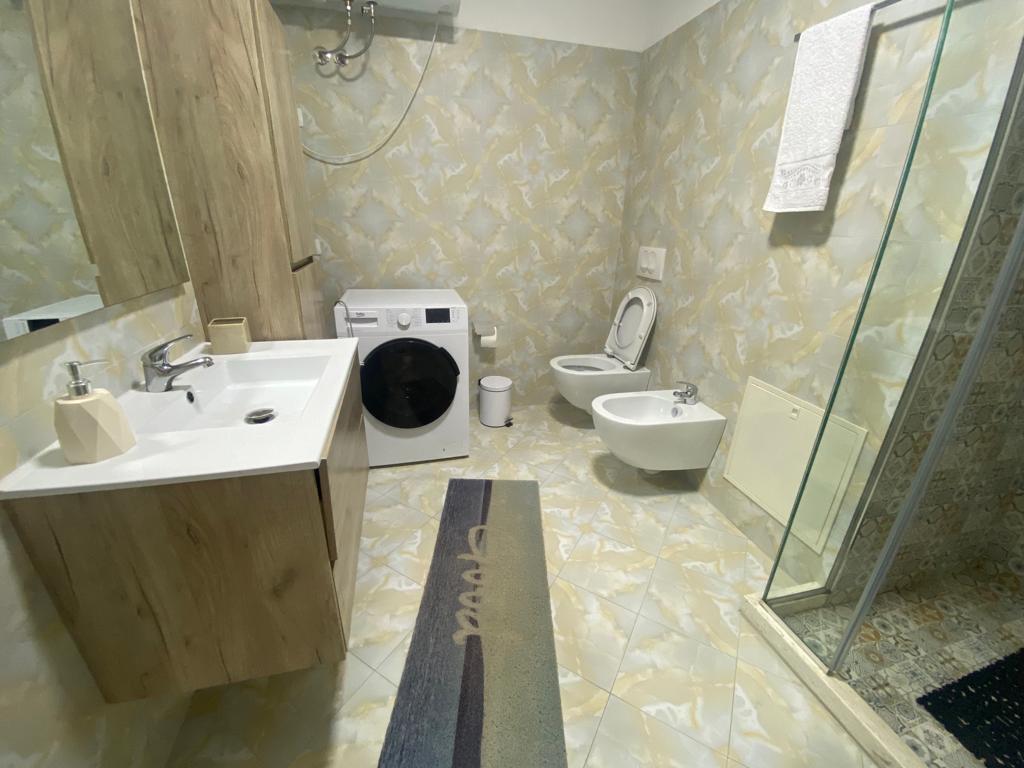 JEPET ME QERA APARTAMENT 1+1 NE VOLLGA, PAMJE BALLORE DETI !