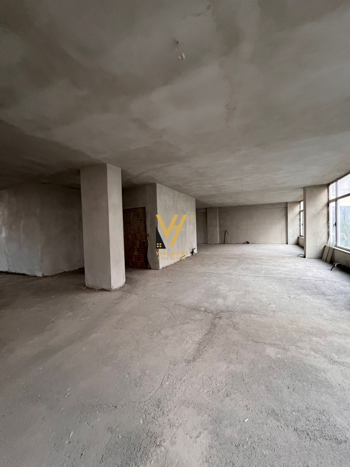 AMBIENT TE UNAZA E RE 3.000 EURO