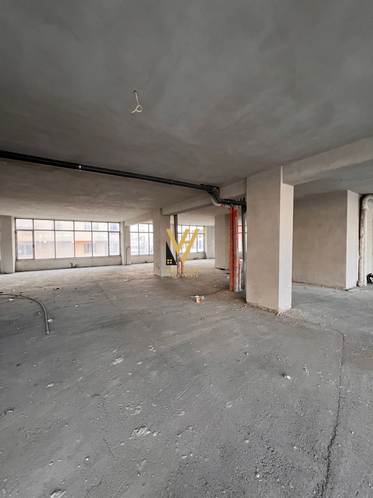 AMBIENT TE UNAZA E RE 3.000 EURO