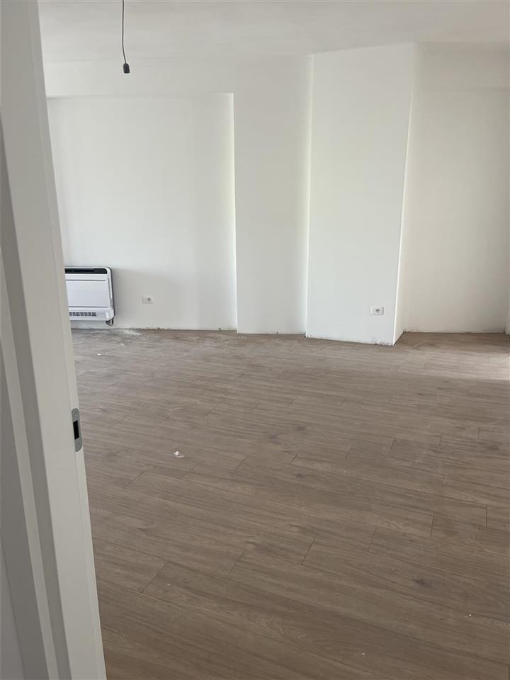 Jepet me qera ap 3+1 dhe post parkimi