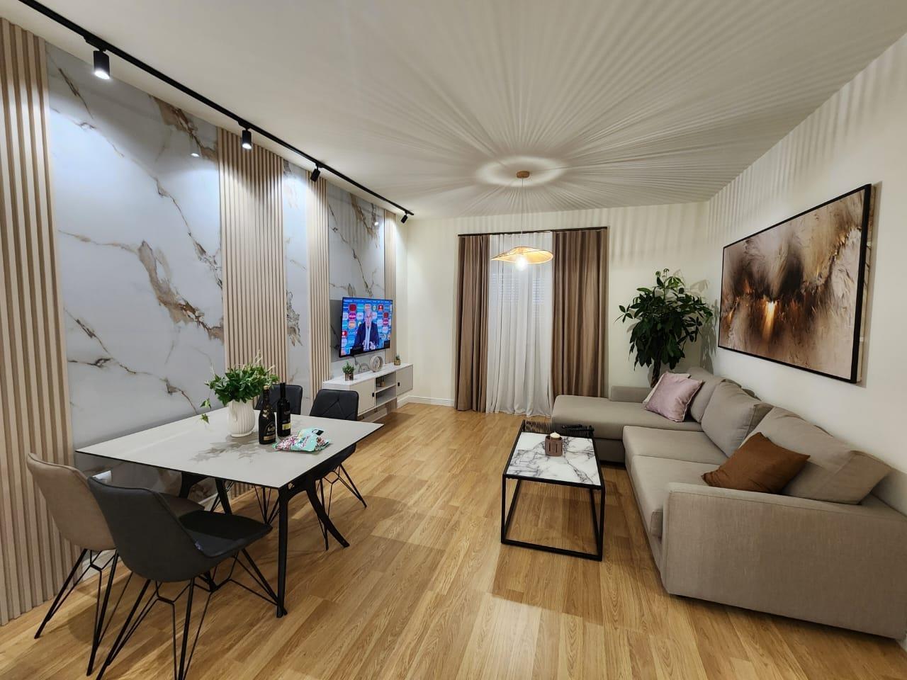 Shitet Apartamenti 1+1/ Plazh