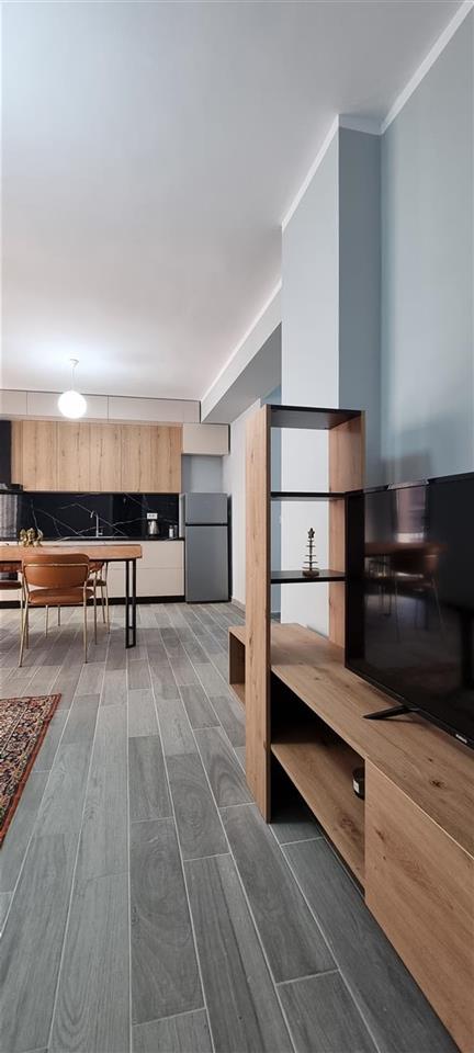 Apartament me qera ditore prane Qendres!