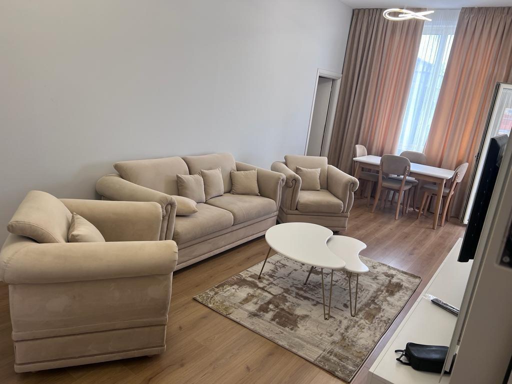 Apartament me Qera
