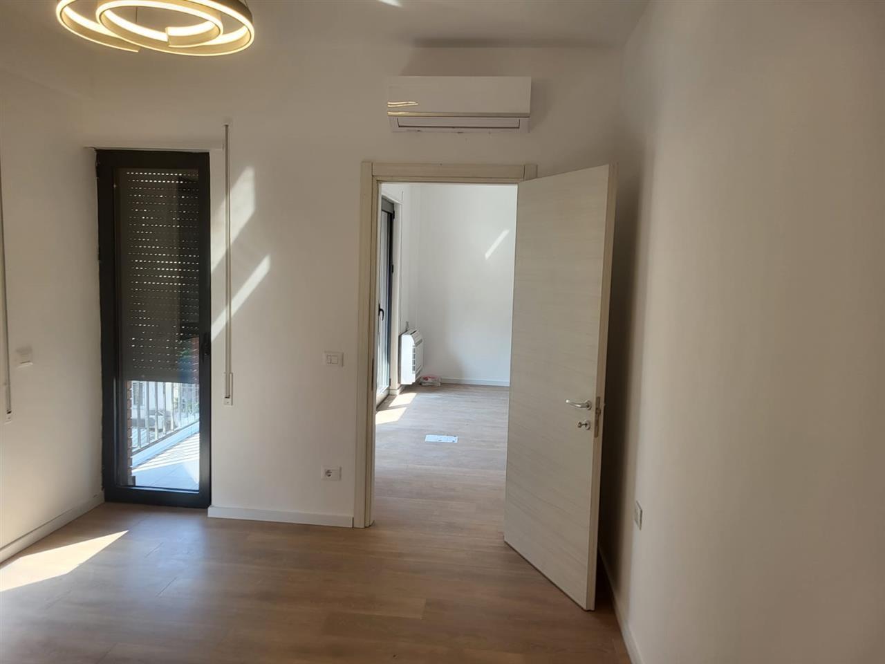 Zyre me qera tek Myslym Shyri prane Qendres