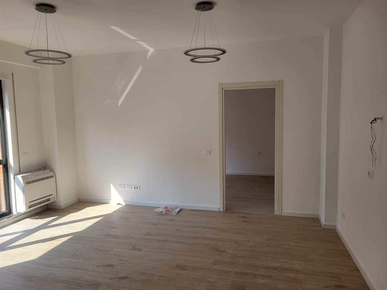 Zyre me qera tek Myslym Shyri prane Qendres