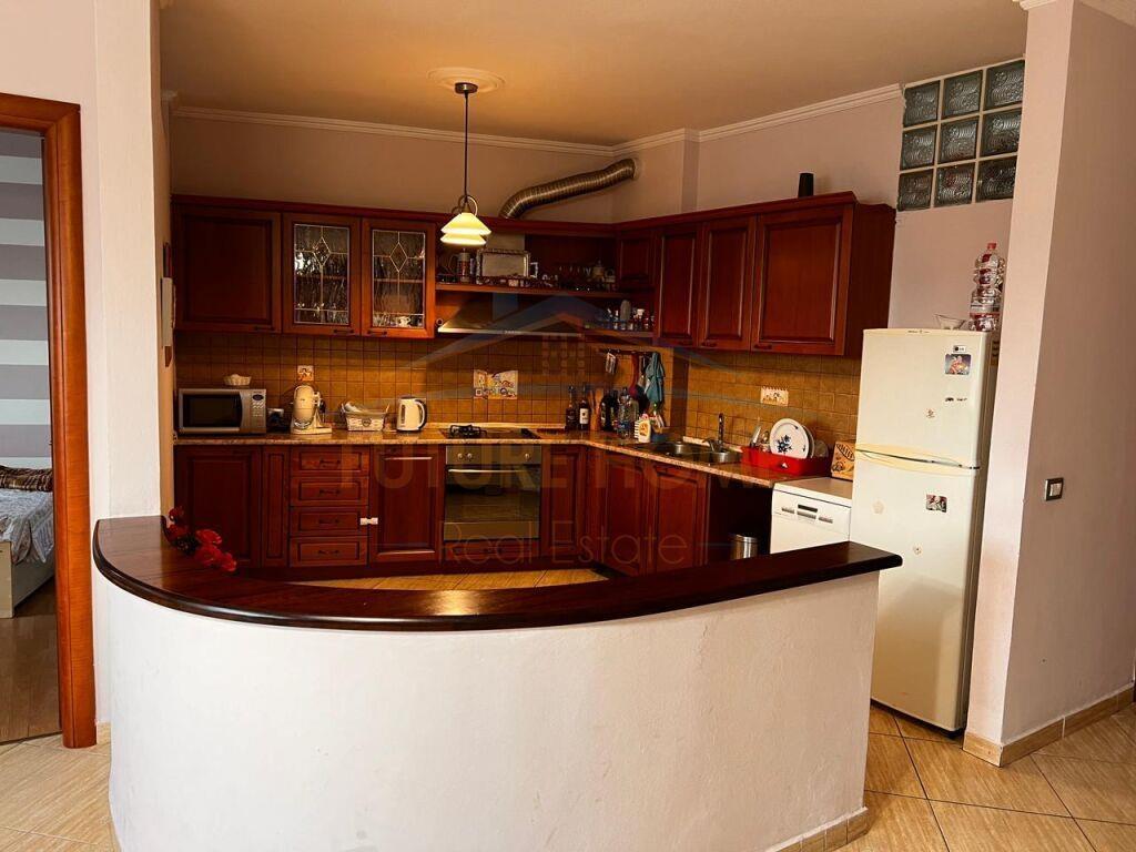 Qera, Apartament 3+1, Prane portit ,Durres