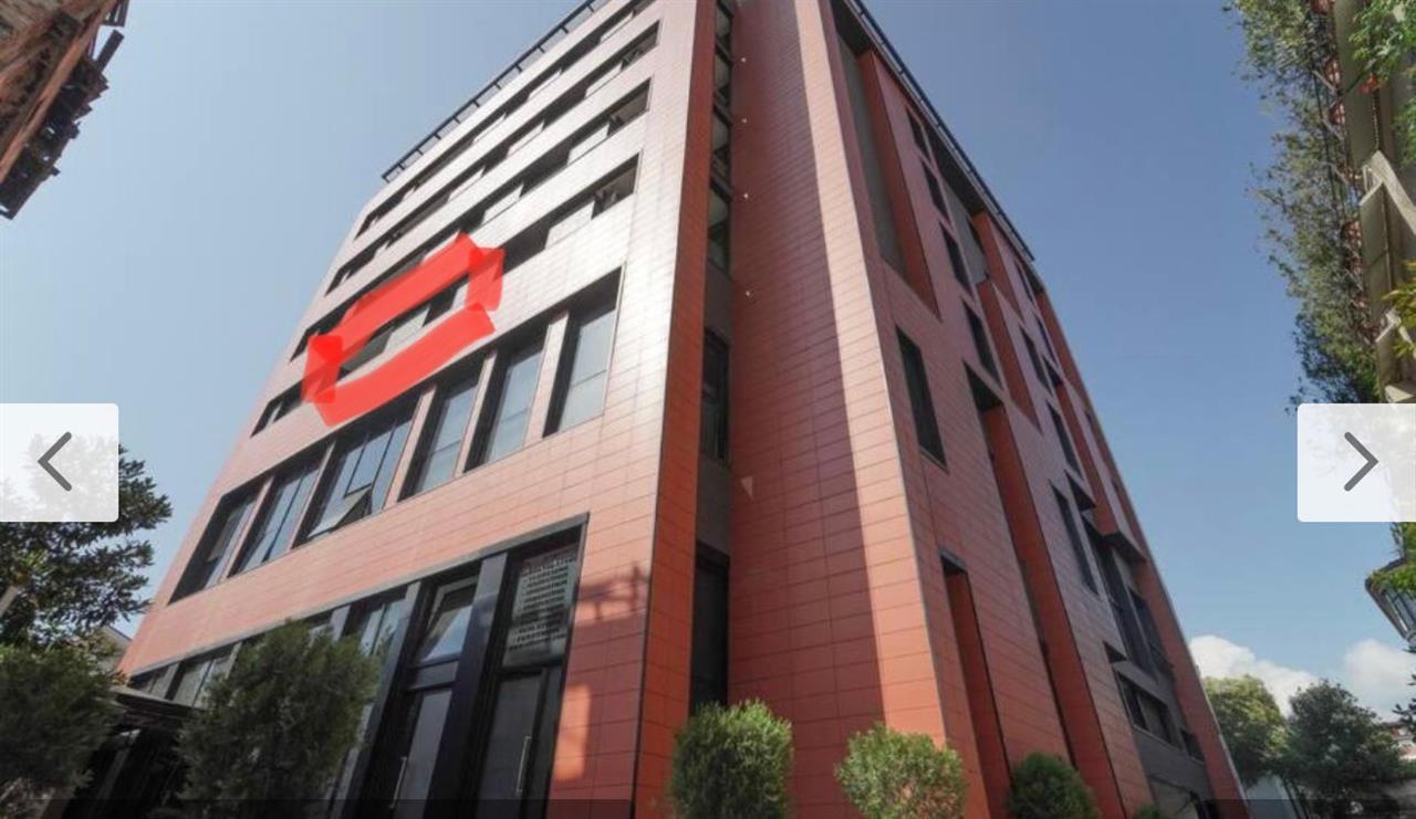 QENDER Perballe Toptanit, jepet 1+1 me qera