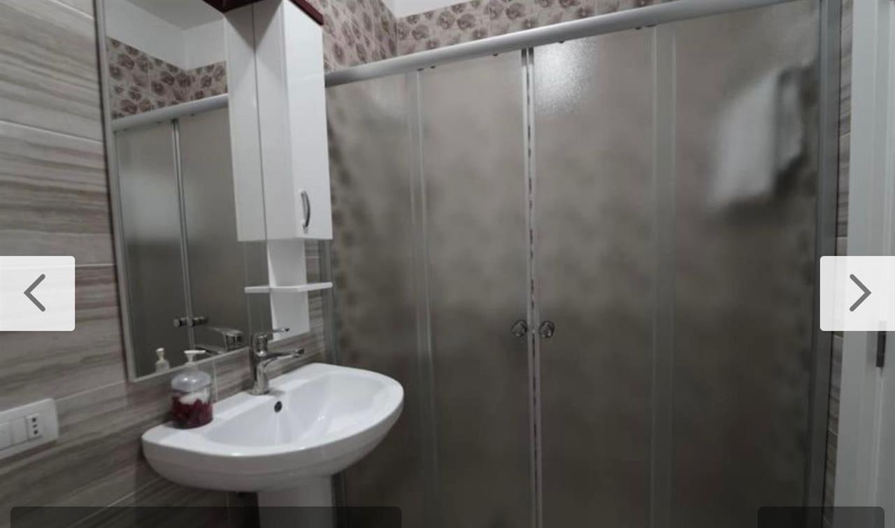 QENDER Perballe Toptanit, jepet 1+1 me qera