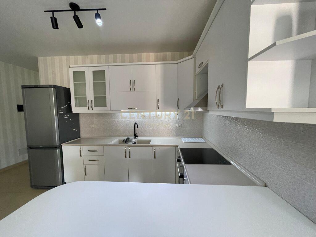 APARTAMENT 2+1 ME QIRA PRANE LION PARK, TIRANE!