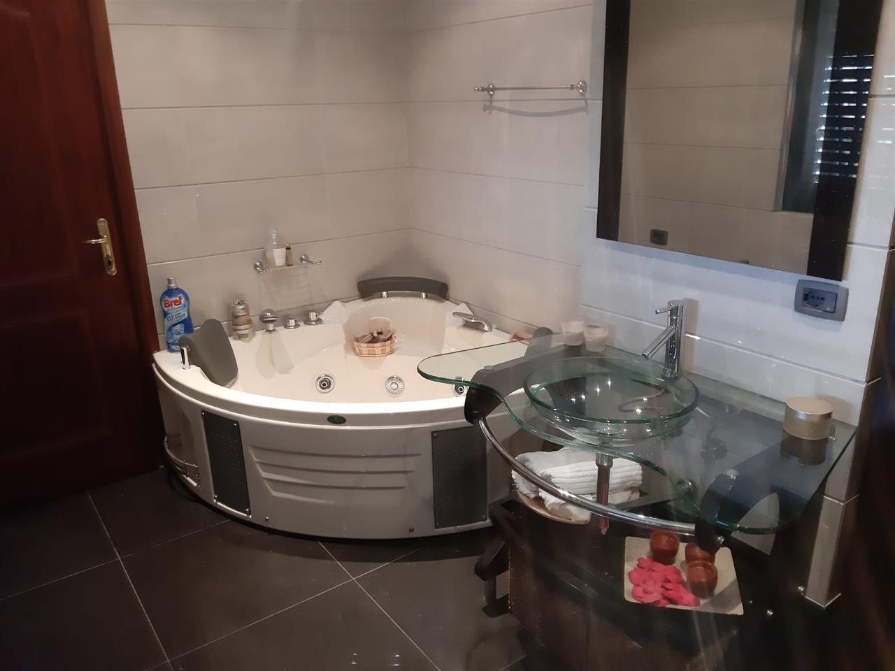 Apartament 3+1+2 me Qera tek 21 Dhjetori