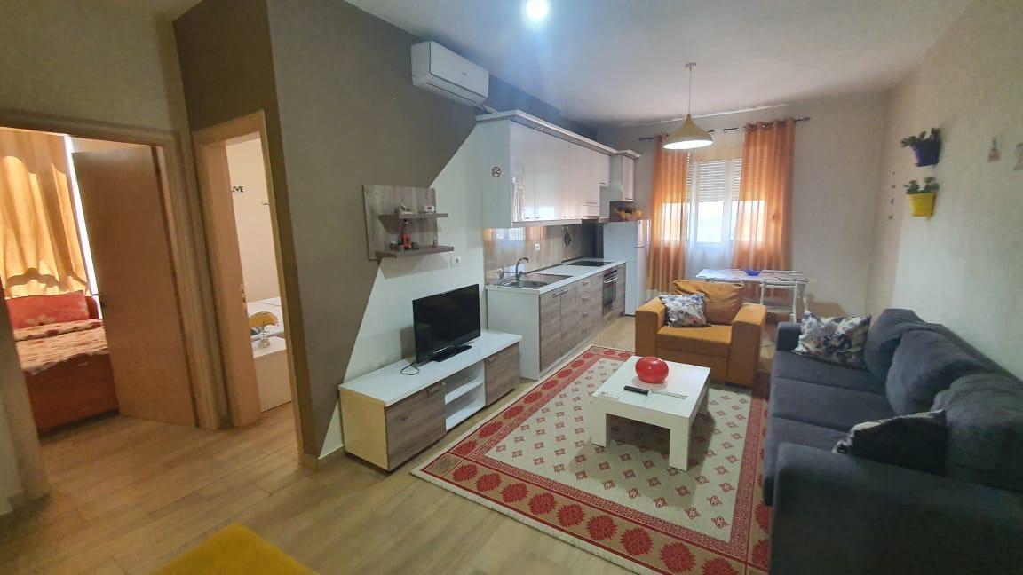 Jepet me qera apartament 2+1 i mobiluar