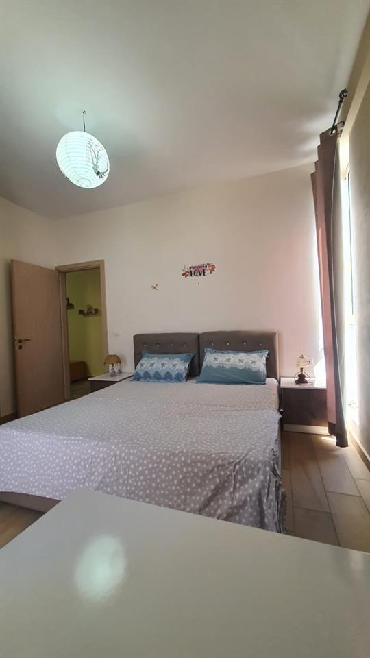 Jepet me qera apartament 2+1 i mobiluar