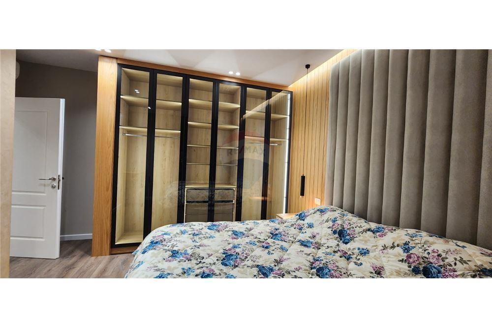 Shitet Apartament 2+1+2+PARKING ne Ali Dem