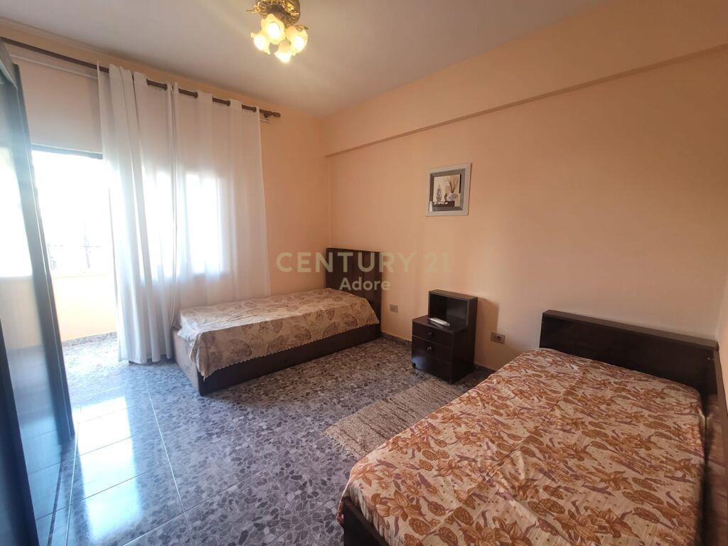 Qira Apartament 2+1+1 Shkolla e Kuqe 550 € | 90 m2