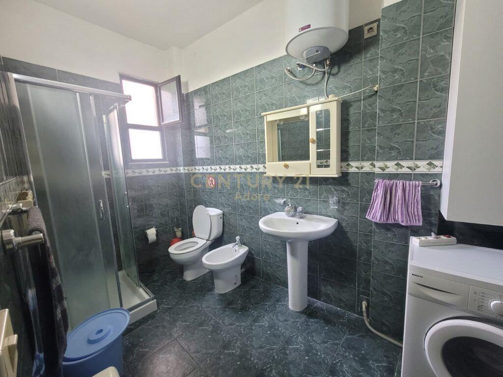Qira Apartament 2+1+1 Shkolla e Kuqe 550 € | 90 m2
