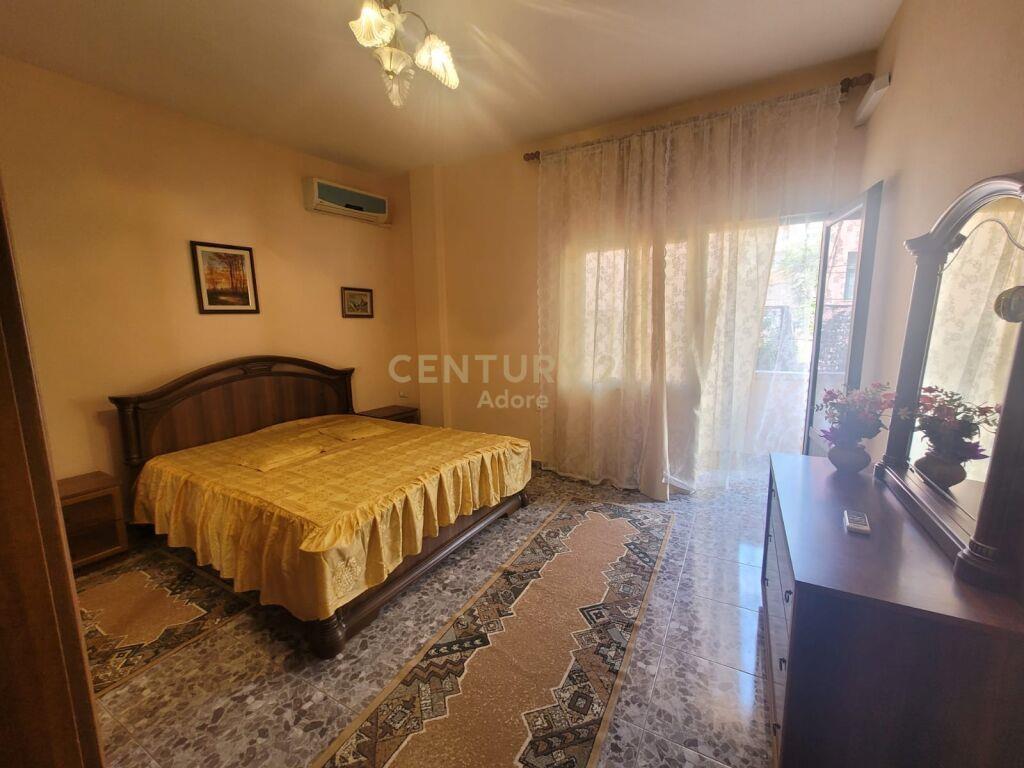 Qira Apartament 2+1+1 Shkolla e Kuqe 550 € | 90 m2